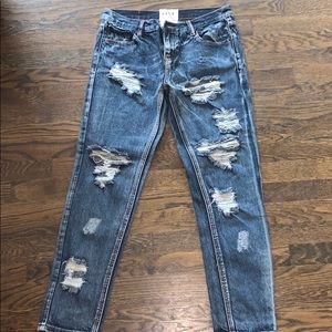 NEVER WORN boyfriend jeans